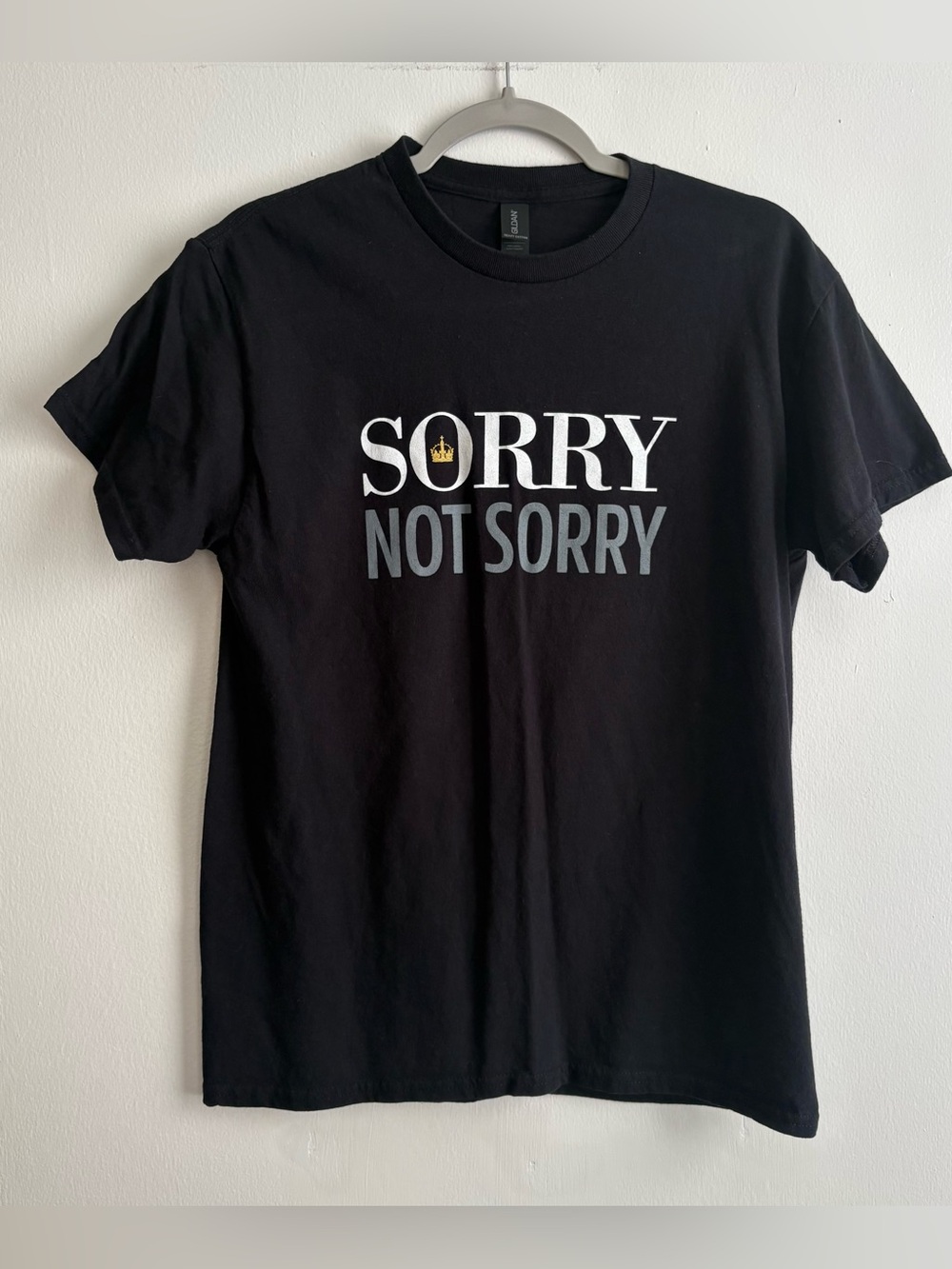 "SORRY NOT SORRY" Black Graphic Tee from SIX the Musical Women’s size M